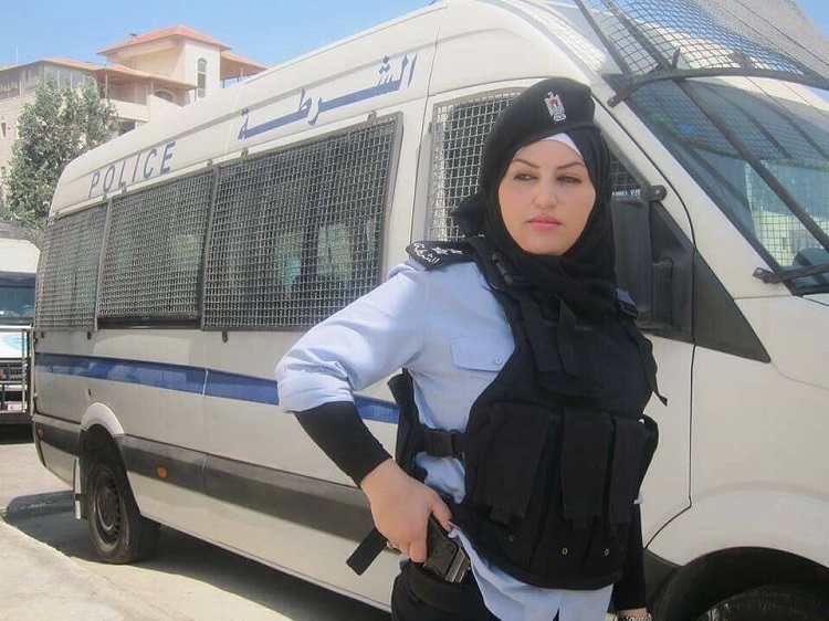 تقع على عاتقهن مسؤوليات كبيرة لا تقل أهمية عن الرجال