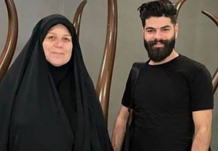 الناشط السياسي علي كريم ووالدته الناشطة الحقوقية فاطمة البهادلي