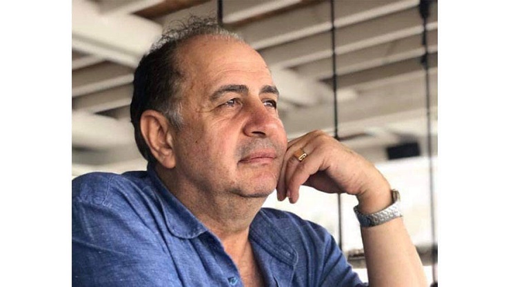 تبدو قصائد سماوي في "ثلاث ليالٍ سويّاً" مشغولة بإثارة الأسئلة حول مغزى الشعر، وحقيقة الشاعر، وطبيعة العلاقة بين المبدع ونصوصه