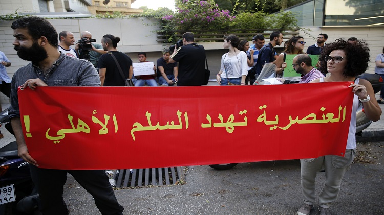 لا تُعدّ هذه الواقعة الأولى التي يتعرض فيها طفل أو لاجئ سوري للتعنيف والاضطهاد