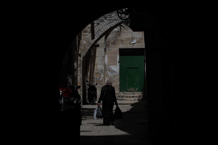 يجبر الاحتلال تجار القدس على إغلاق محالهم، ومغادرة الأسواق والبلدة القديمة حتى تنتهي فترة الأعياد اليهودية
