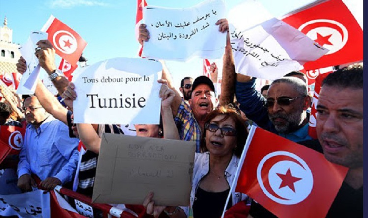 هناك شعور عام بالغثيان بسبب الفساد، وأصبحت الفجوة واضحة بين الدولة والشعب