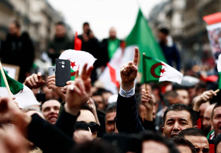 ماذا حققت الثورة في الجزائر؟