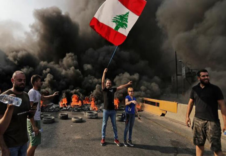 احتجاجات لبنان.. هل تخرجه من أزمته الاقتصادية؟