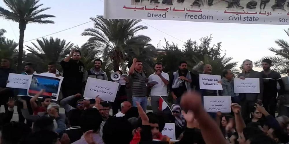 إيكونوميست: الحكومات العربية توطّد سلطاتها بالتوجه إلى العلمانية