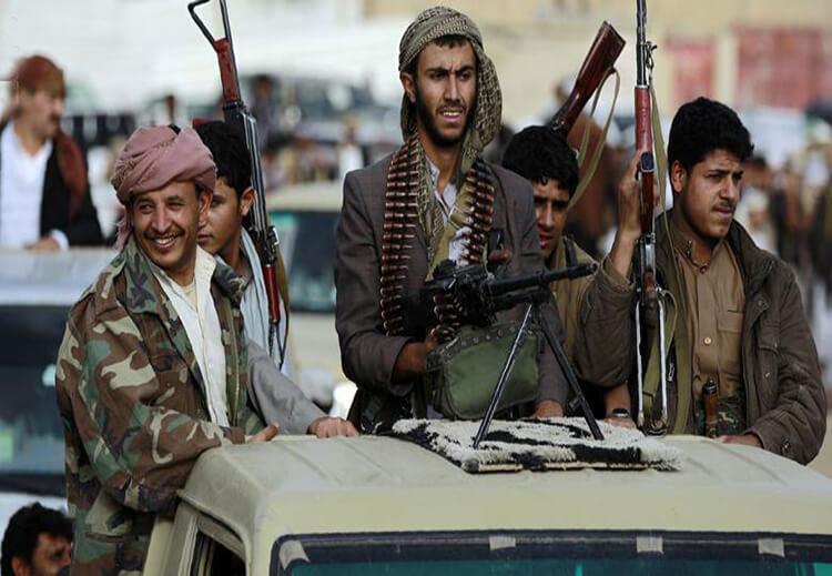 الحوثيون يقصفون المناطق السكنية في تعز.. والجيش يتقدّم في الجوف