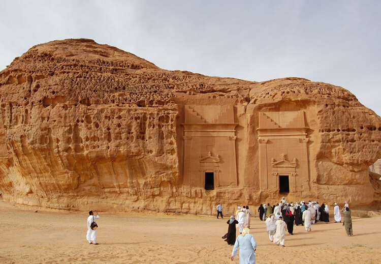 هل تصبح السعودية في صدارة الوجهات السياحية العالمية؟