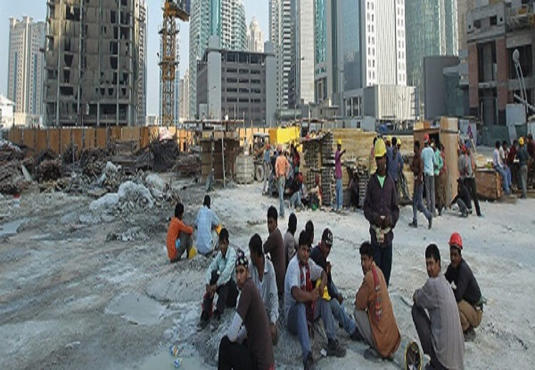 قطر: إضراب عمال وافدين عن العمل لهذه الأسباب