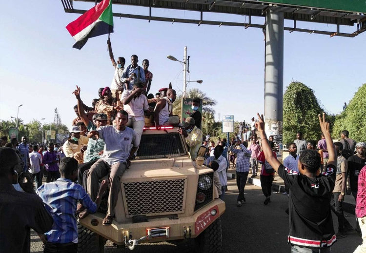 نجاح الجيش السوداني في حماية الاعتصام والمعتصمين