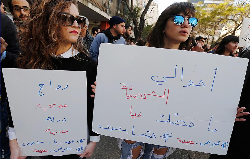 يلجأ عدد كبير من اللبنانيين إلى قبرص واليونان للزواج مدنياً