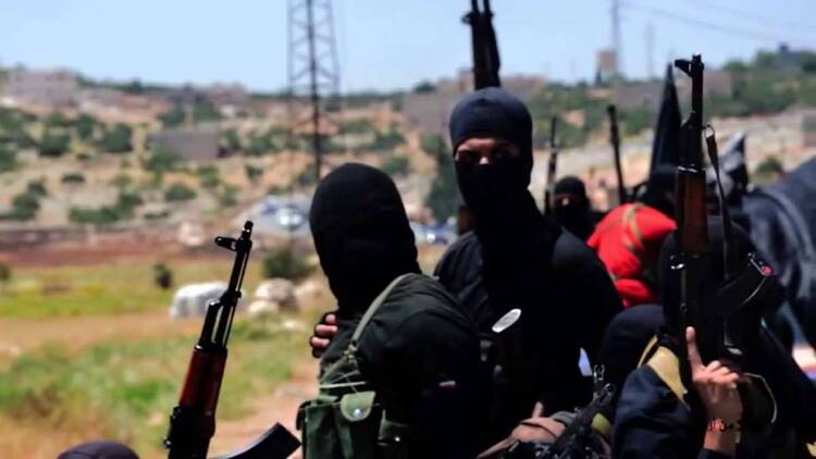يطالب عشرات الأهالي الذين انضموا للجماعات الإرهابية بإعادة أبنائهم