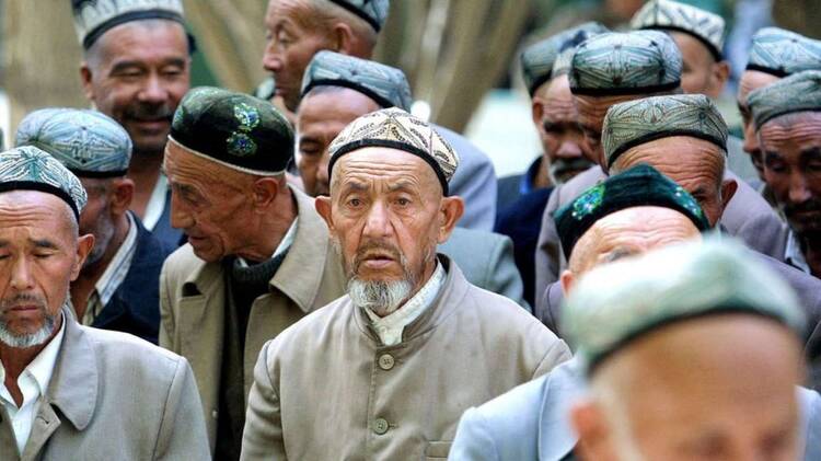 يُحظَر استخدام لغة الإيغور وتقدّم بدلاً منها تدريبات على الماندرين