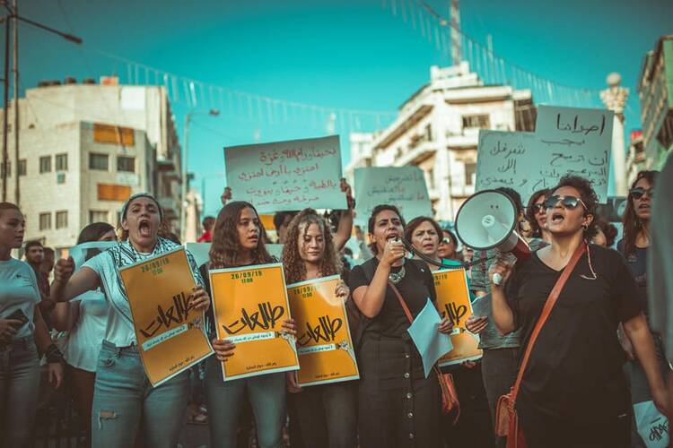 الضفة الغربية شهدت خلال العام 2018 وقوع 24 جريمة قتل 12% منها ضدّ نساء