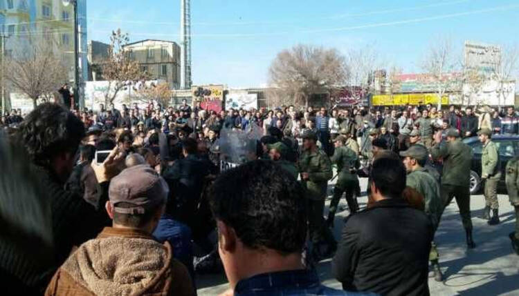 أصبحت الاحتجاجات الشعبية عنواناً متكرراً في إيران