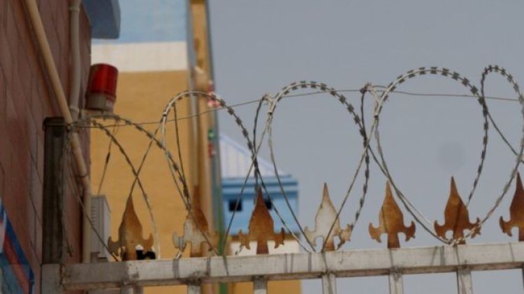 انتهى بهم الحال جميعاً بأحد المخيمات أو السجون