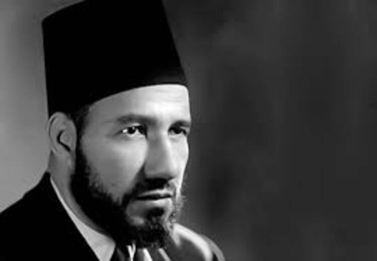 لا ينظر حسن البنّا إلى المرأة إلا من باب درء الفتنة معتبراً أنّ عليها الحفاظ على دورها في الزواج والأمومة