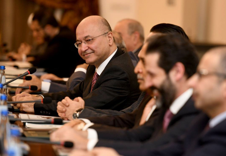 أزمة تشكيل الحكومة العراقية تتفاقم وتهديد إيراني بقلب الطاولة