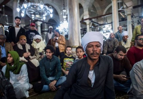 كيف تحايل التدين الشعبي على أجندة الإسلام السياسي؟