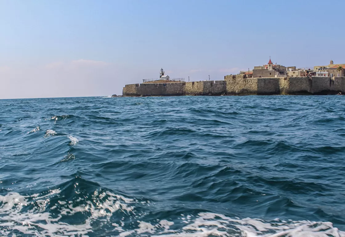 ما حقيقة انحسار مياه البحر المتوسط في لبنان ومصر؟