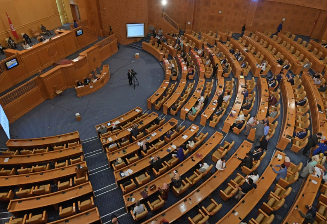 برلمان تونس.. 365 يوماً بلا إخوان