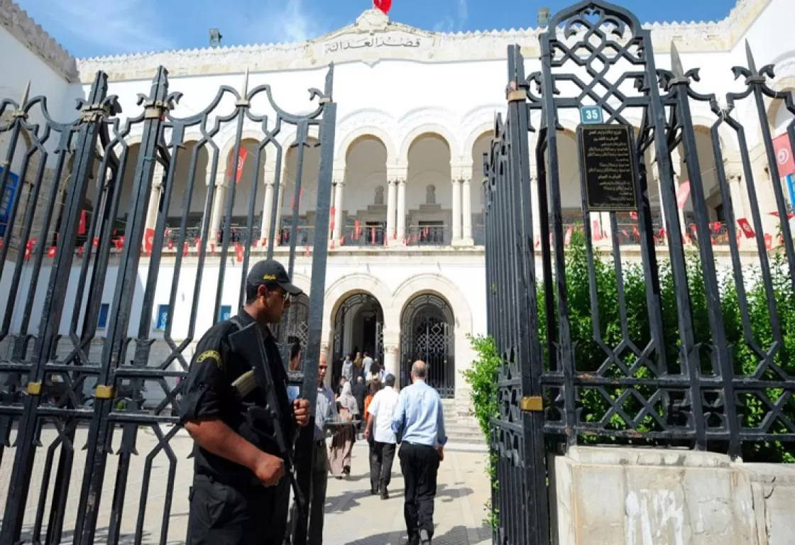 القضاء التونسي يؤجل النظر بقضية لوقف انتخابات البرلمان... تفاصيل