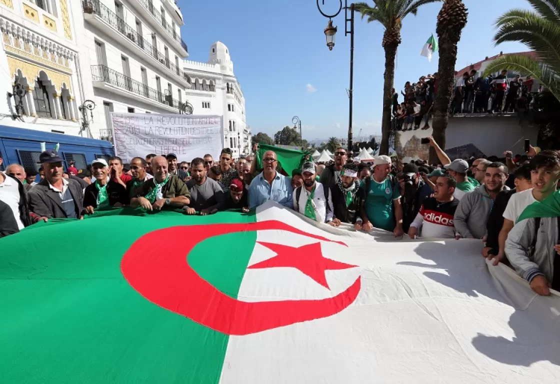 قصف إخواني للسياسة الجزائرية... والناشطون يردّون: التاريخ لا يرحم!