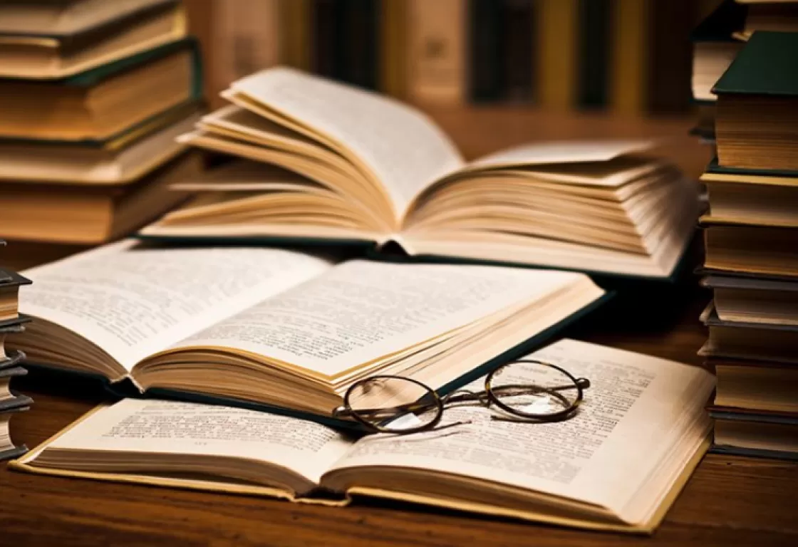 لماذا نحب قراءة الكتب الرديئة؟ لماذا نحب قراءة الكتب الرديئة؟