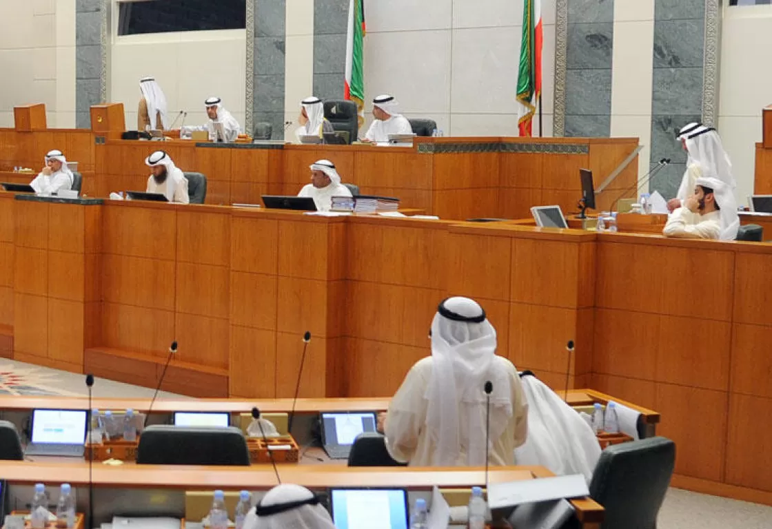الإسلاميون يستغلون الأزمة الكويتية لتمرير قوانين من الشريعة الإسلامية... كيف؟