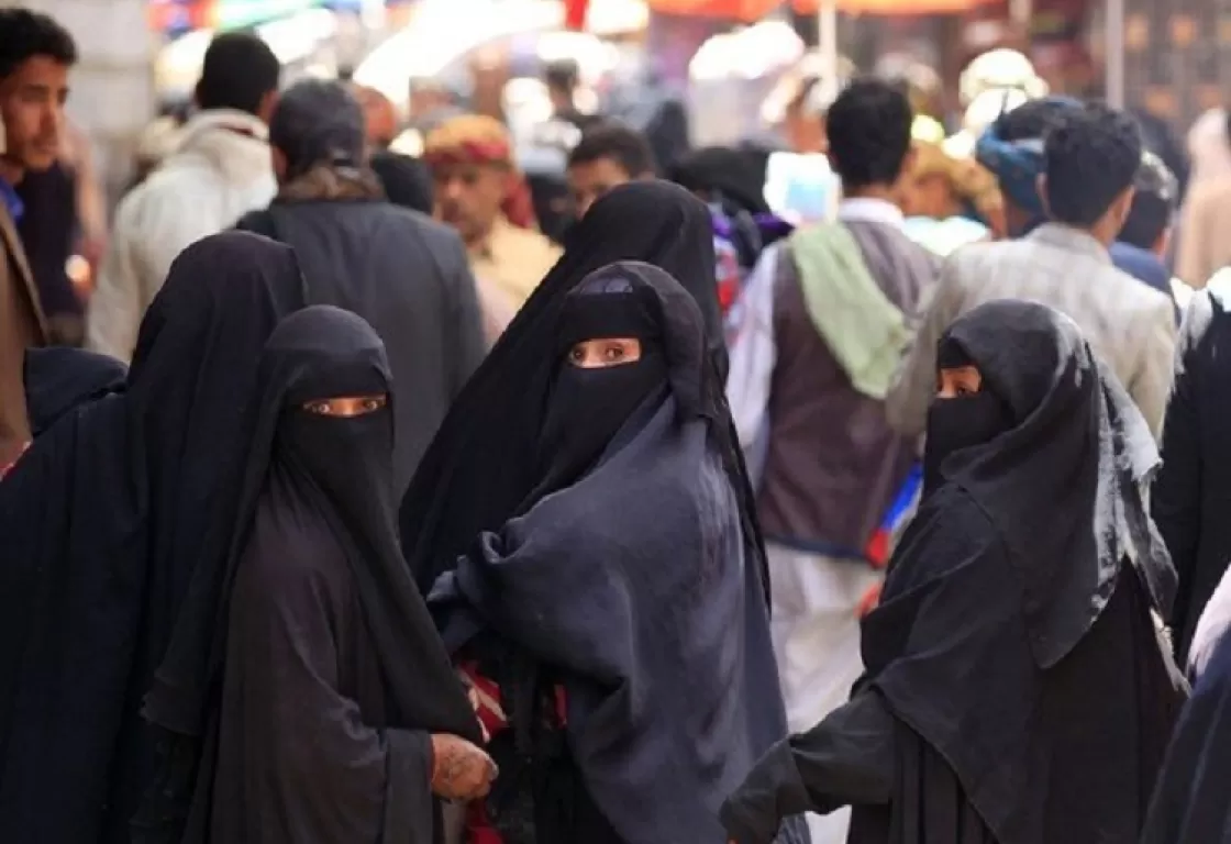 &quot;هيومن رايتس&quot;: الحوثيون وسعوا انتهاكاتهم بحق النساء في اليمن.. هذه أبرزها
