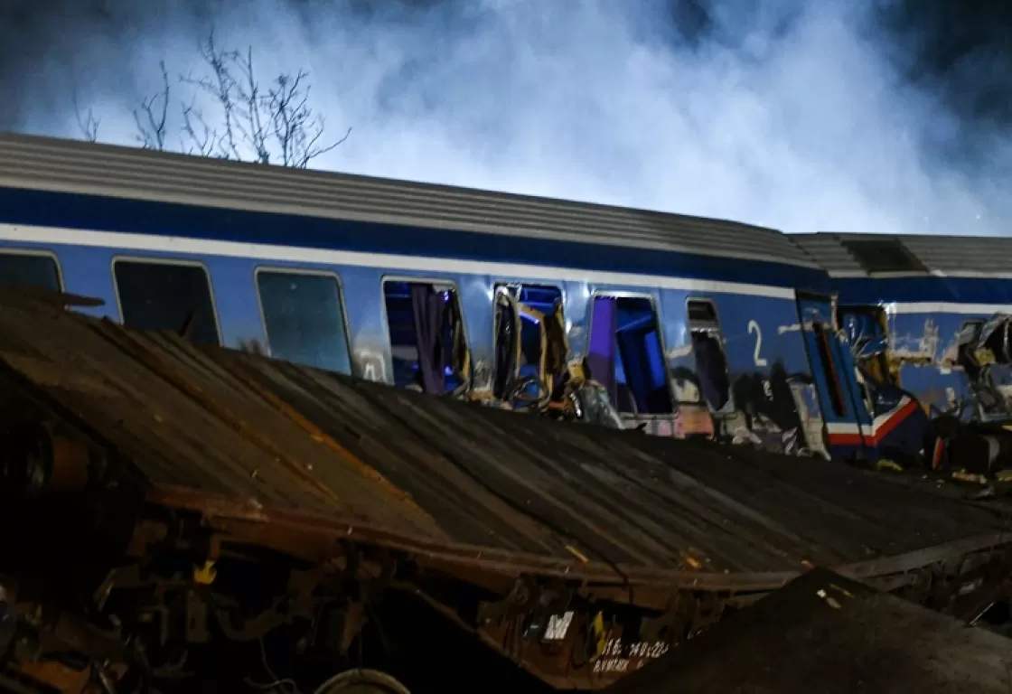 آخر حصيلة لحادثة اصطدام قطارين في اليونان... ما الأسباب؟