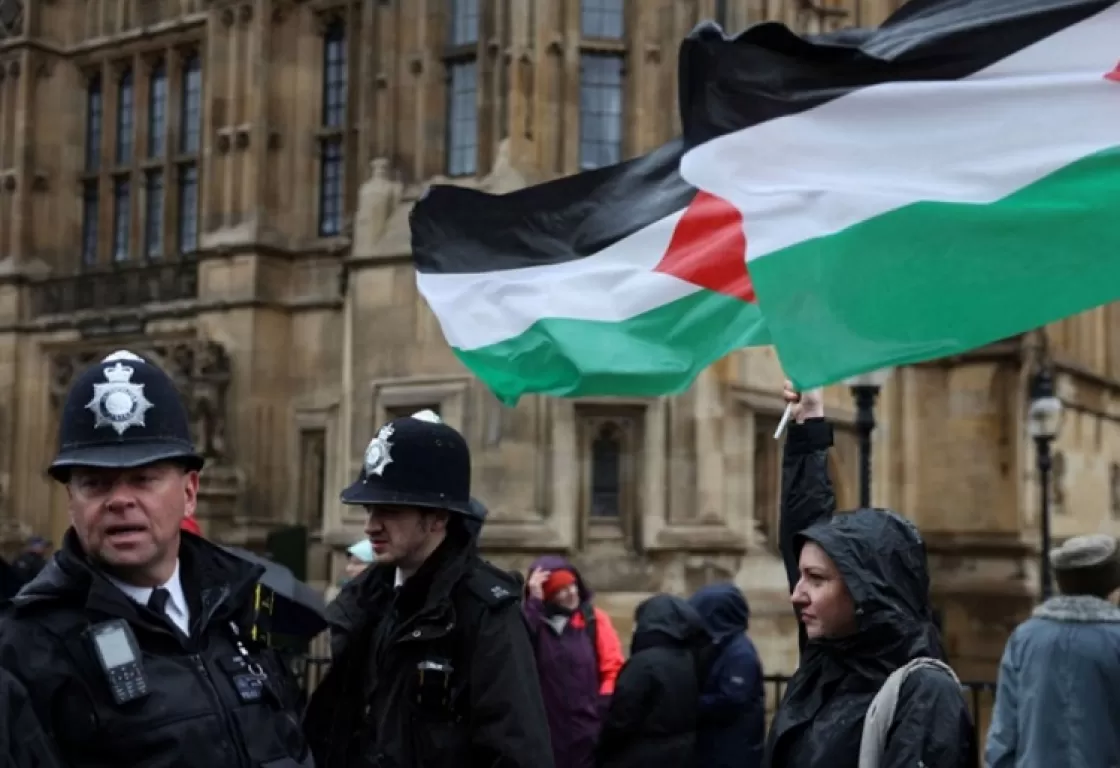 كيف يوظف الإخوان المسلمون الحرب في غزة لمواجهة الضغط البريطاني؟