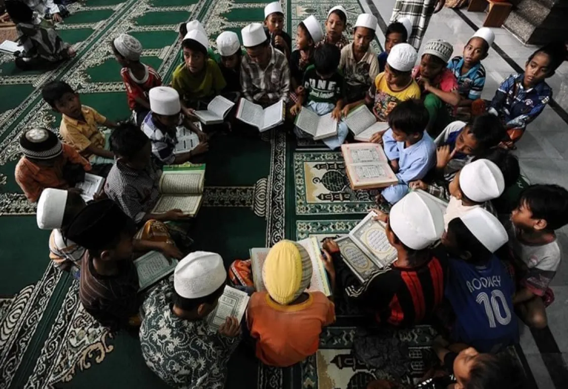 لماذا يميل الأندونيسيون لتطبيق الشريعة الإسلامية؟ لماذا يميل الأندونيسيون لتطبيق الشريعة الإسلامية؟
