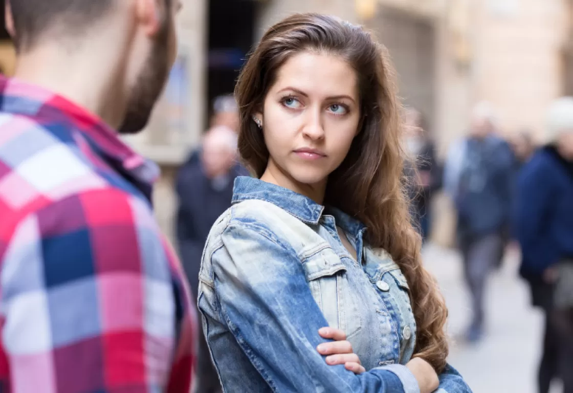 لماذا يميل المجتمع لاختلاق الأعذار للمتحرش؟ لماذا يميل المجتمع لاختلاق الأعذار للمتحرش؟