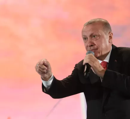 أردوغان مستغلاً الاحتجاجات في فرنسا: اندلعت بسبب العنصرية والماضي الاستعماري للبلاد