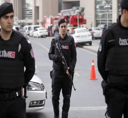 فضيحة من العيار الثقيل... شباب الإخوان يفضحون قادتهم للأمن التركي... والرد صدم الجميع فضيحة من العيار الثقيل... شباب الإخوان يفضحون قادتهم للأمن التركي... والرد صدم الجميع