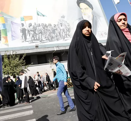 (170) ناشطاً إيرانياً: حكم النظام مدمر، والتركيز على الحجاب الإجباري أمر صادم