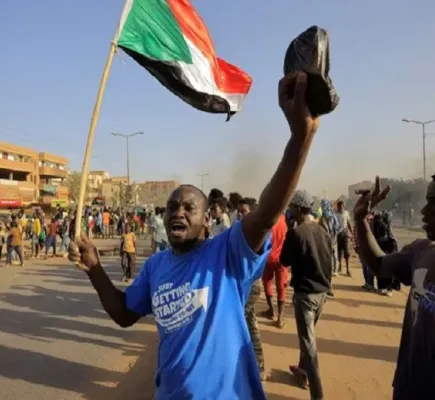 كيف تحولت حرب السودان إلى بوابة سرّية لعودة الإخوان؟ مقرر لجنة إزالة التمكين يجيب كيف تحولت حرب السودان إلى بوابة سرّية لعودة الإخوان؟ مقرر لجنة إزالة التمكين يجيب