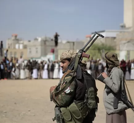 اليمن... اتهامات للحوثيين باختطاف مئات الأطفال خلال (8) أعوام