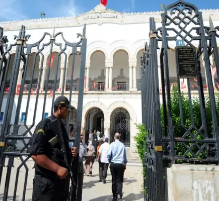 مجد تنظيم القاعدة وردد عبارة &amp;quot;طواغيت&amp;quot; أثناء استنطاقه... إرهابي تونسي يغضب المحكمة