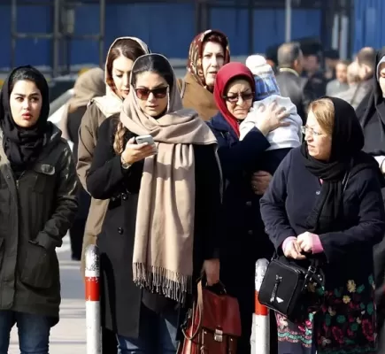 أثار غضب الإيرانيين... هذا ما قاله نائب إيراني عن النساء غير المحجبات