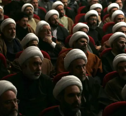 هل ينقذ الحرام السياسي رجال الدين الايرانيين من مطاردة الشوارع؟