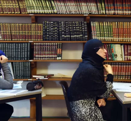 صورة المجتمع.. عندما يُزيّف الإسلامويون التاريخ صورة المجتمع.. عندما يُزيّف الإسلامويون التاريخ