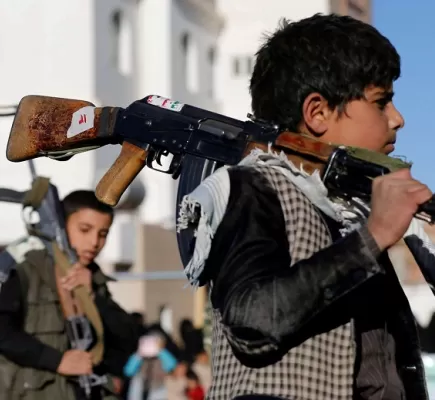 اليمن يطالب بقائمة أممية سوداء للمسؤولين عن تجنيد الأطفال.. تفاصيل