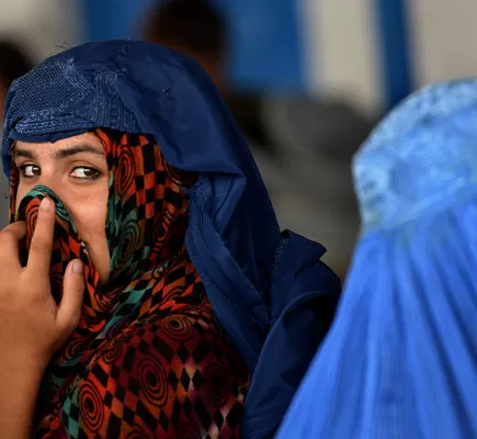 انتهاك جديد بحق الأفغانيات... طالبان تتلاعب بقوانين الزواج