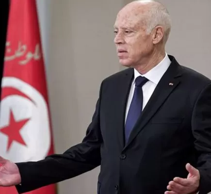 سعيد يواصل حربه ضد إخوان تونس... ما الجديد؟