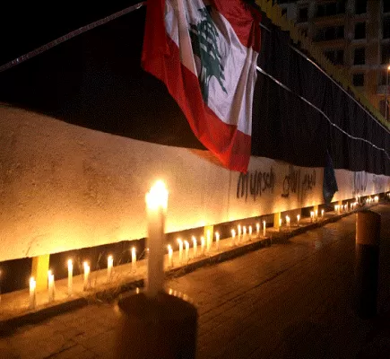 مَن يضيء ولو شمعة في نفق لبنان المعتم؟
