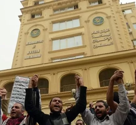 التجربة الحزبية عند الإخوان المسلمين: التنظير والعمل السياسي التجربة الحزبية عند الإخوان المسلمين: التنظير والعمل السياسي