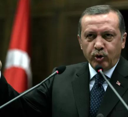 كيف يجازف أردوغان بورقته الأخيرة؟