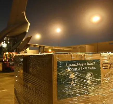 وصول أول طائرة سعودية إلى الأراضي السورية.. هل يهدم الزلزال أسوار القطيعة؟