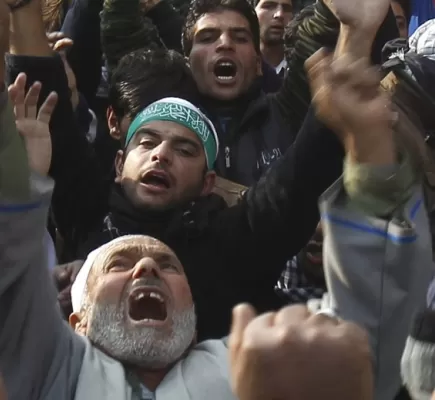 جذور الإسلام السياسي: الانتقال من النهضة إلى التعنّت جذور الإسلام السياسي: الانتقال من النهضة إلى التعنّت